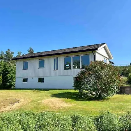 別荘 Flott Hus I Breisas - Gangavstand Til Bo Sentrum ボー